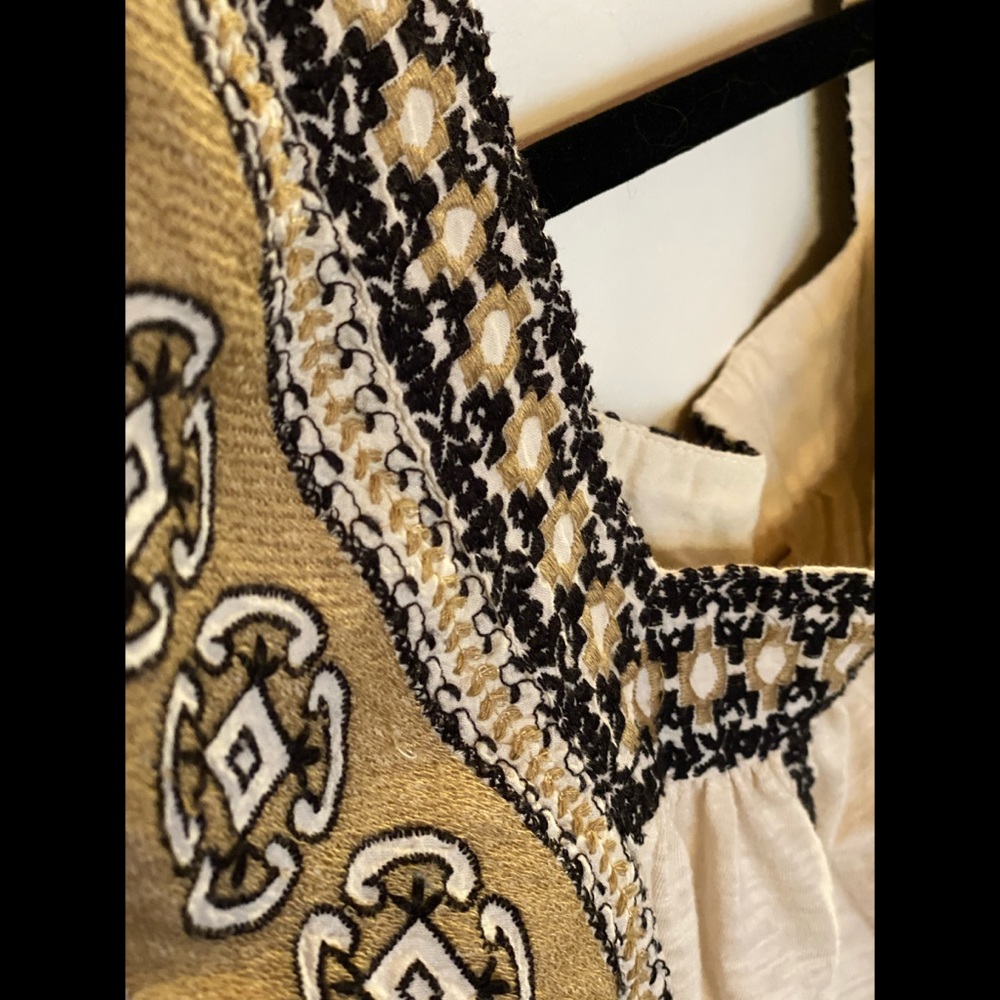 Embroidered Blouse - Picture 2 of 4